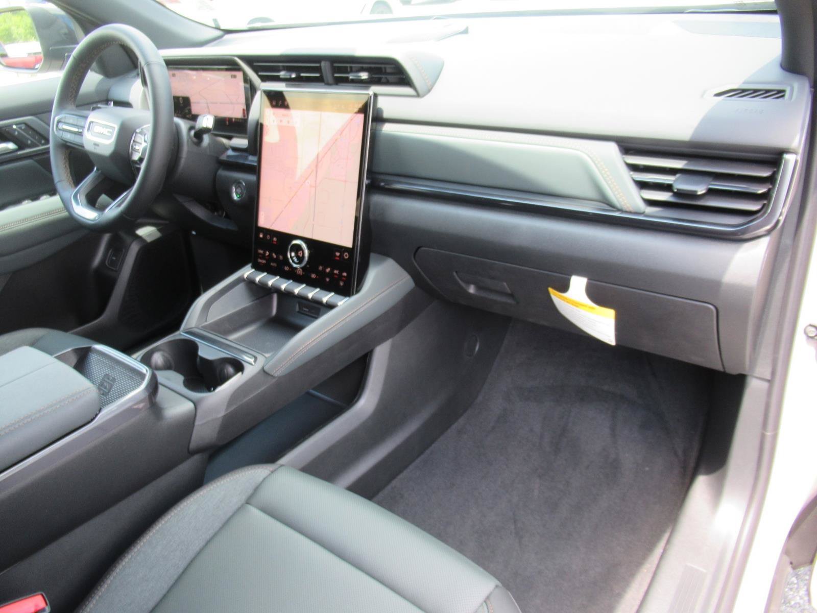 New 2027 GMC Terrain AT4 w/ Convenience Package III AWD/4WD image 11