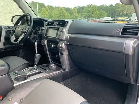 Used 2018 Toyota 4Runner SR5 Premium image 42