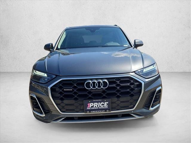Used 2022 Audi Q5 2.0T Premium Plus w/ Premium Plus Package AWD/4WD image 2