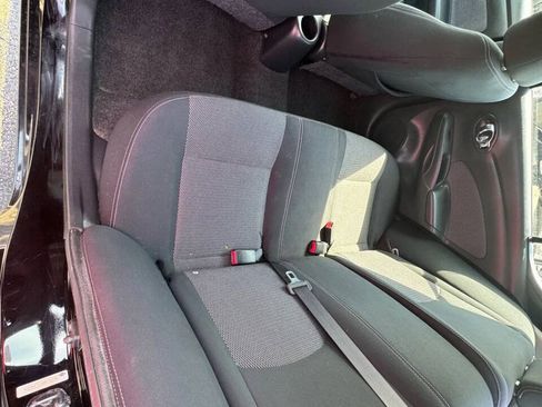 Used 2014 Nissan Versa SV w/ Convenience Package FWD image 15