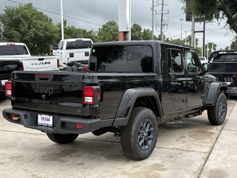 New 2026 Jeep Gladiator Sport AWD/4WD image 5