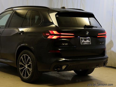 New 2026 BMW X5 xDrive40i w/ M Sport Package image 8