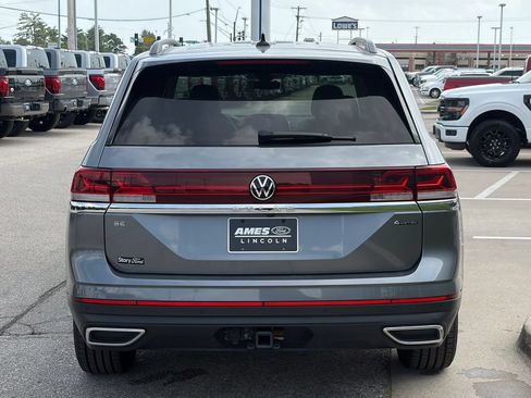 Used 2025 Volkswagen Atlas SE AWD/4WD image 5