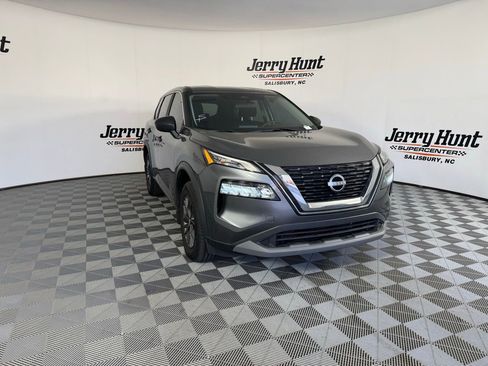 Used 2023 Nissan Rogue S image 7