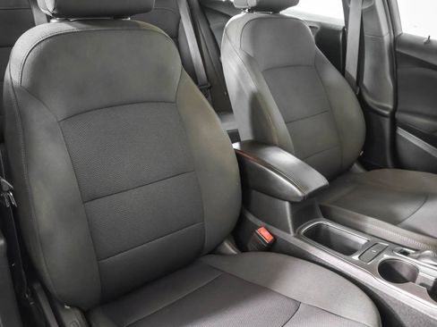 Used 2017 Chevrolet Cruze LT image 44