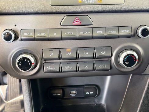 Used 2022 Kia Sportage LX image 16