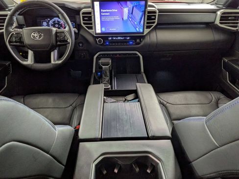 Used 2025 Toyota Sequoia Platinum AWD/4WD image 25