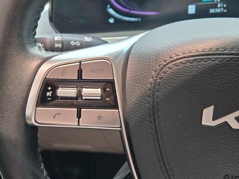 Used 2025 Kia Telluride S FWD image 24
