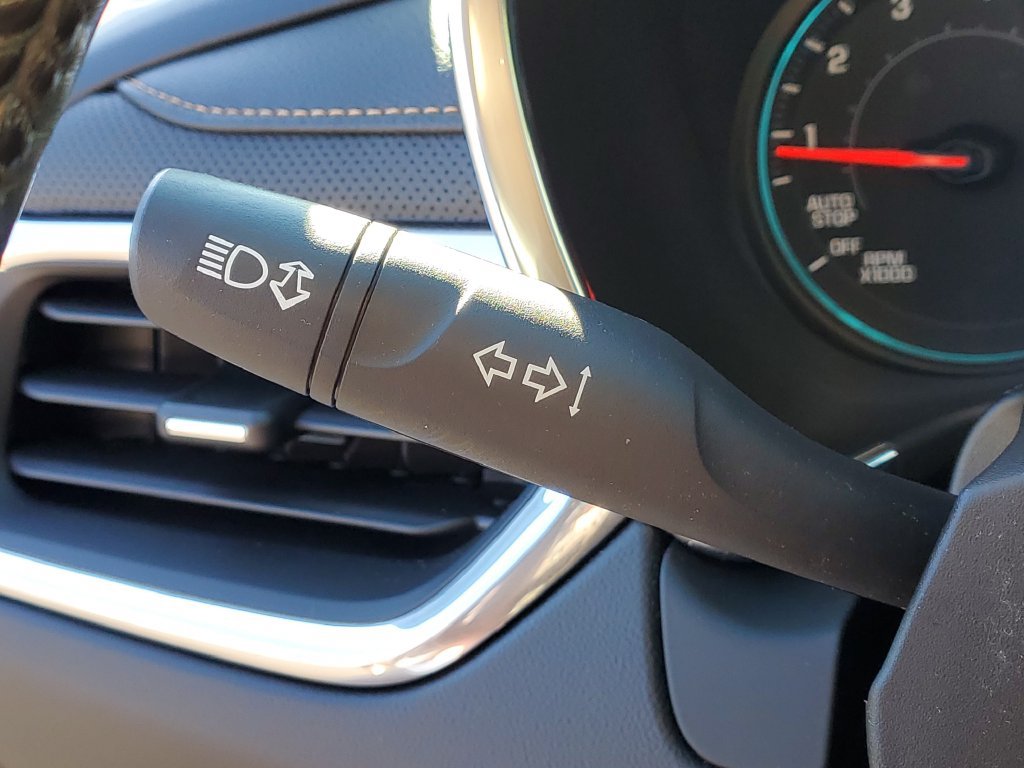Used 2018 Chevrolet Equinox Premier FWD image 11