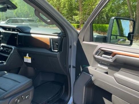 Used 2024 GMC Sierra 1500 Denali w/ Denali Reserve Package image 10