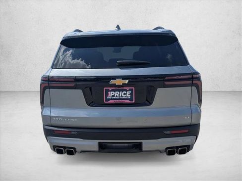 Used 2024 Chevrolet Traverse LT FWD image 6