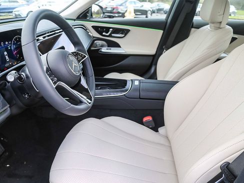 New 2024 Mercedes-Benz E 350 4MATIC Sedan image 15