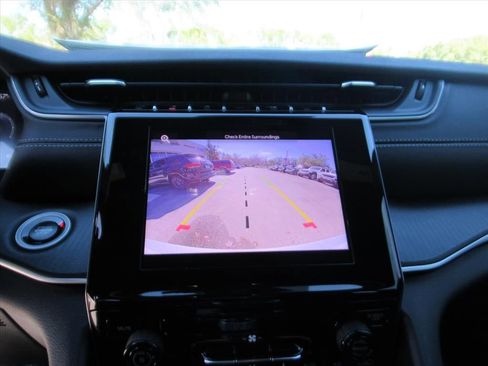 New 2025 Jeep Grand Cherokee Laredo image 23