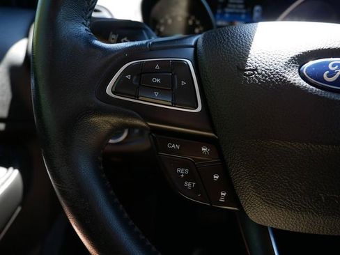 Used 2019 Ford Escape Titanium AWD/4WD image 17