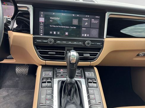 Used 2020 Porsche Macan AWD/4WD image 12