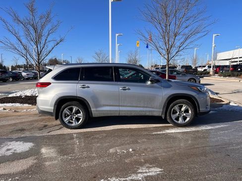 Used 2017 Toyota Highlander Limited image 4