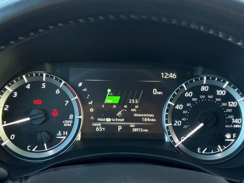 Used 2024 Toyota Highlander LE image 28