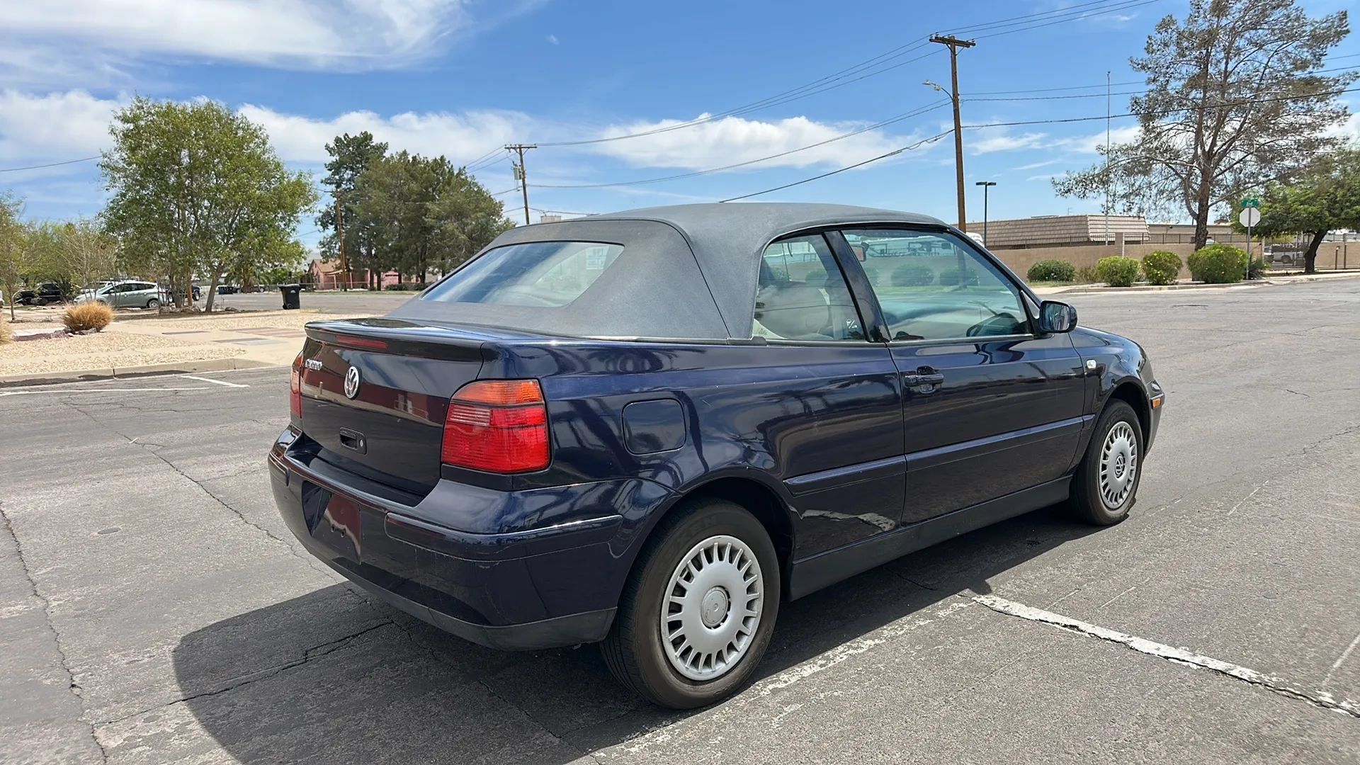 Used 2002 Volkswagen Cabrio GLS FWD image 6