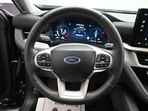Certified 2025 Ford Explorer Active w/ Active Comfort Package AWD/4WD image 15