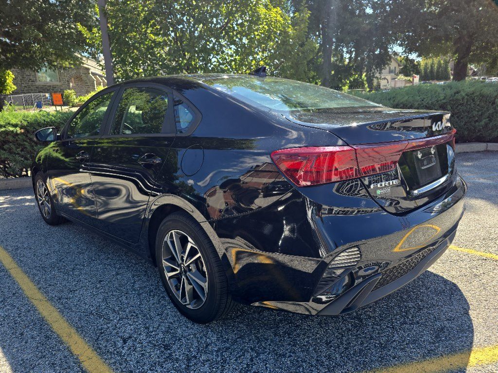 Used 2023 Kia Forte LXS FWD image 3
