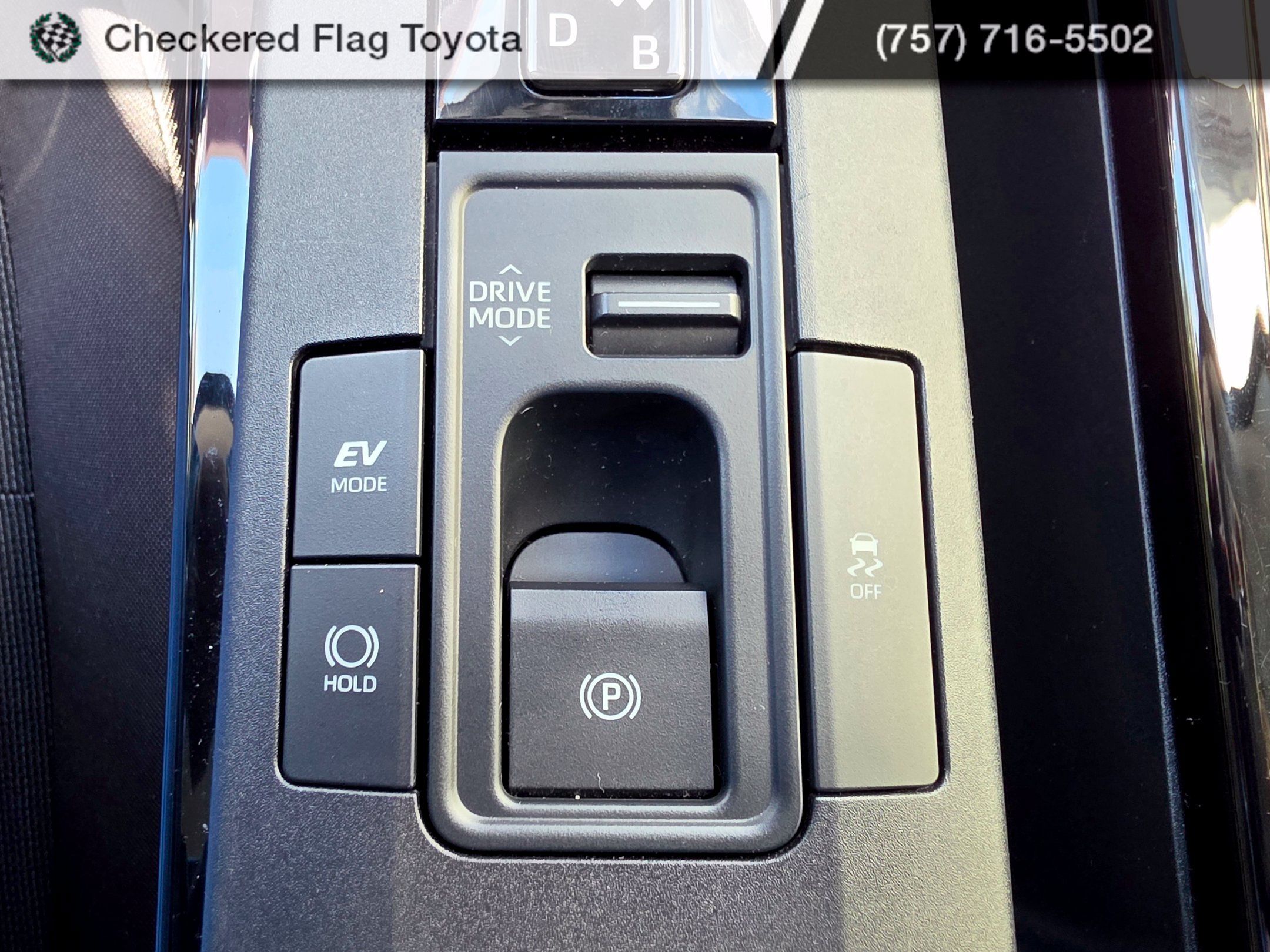 Used 2023 Toyota Prius LE FWD image 24