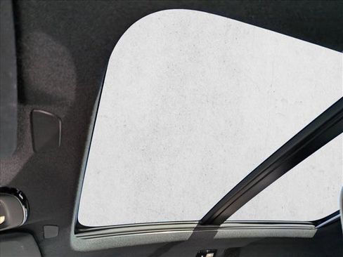 Certified 2023 Volvo XC40 Recharge Plus image 14