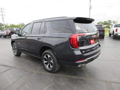 Used 2025 GMC Yukon AT4 w/ AT4 Premium Package AWD/4WD image 10