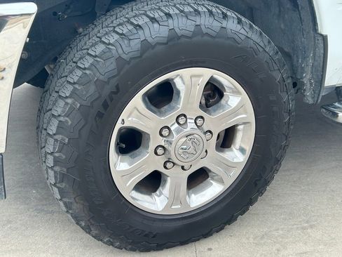 Used 2024 RAM 2500 Big Horn AWD/4WD image 9