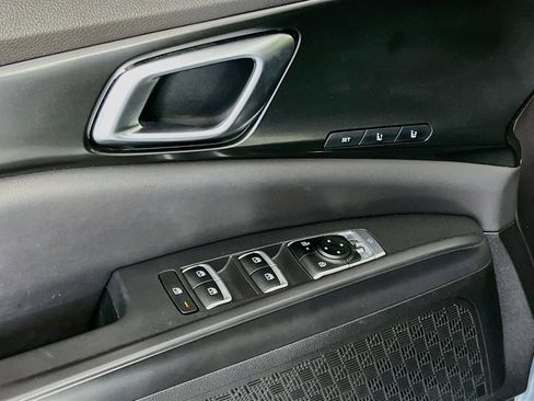 Certified 2025 Kia Carnival SX w/ SX Dark Edition Package FWD image 11