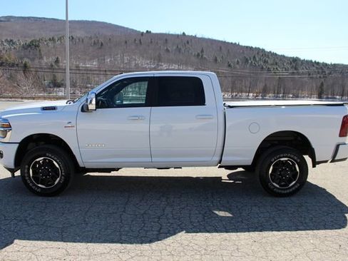Used 2026 RAM 2500 Laramie AWD/4WD image 4