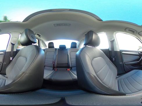 Used 2025 Volkswagen Jetta SE image 38