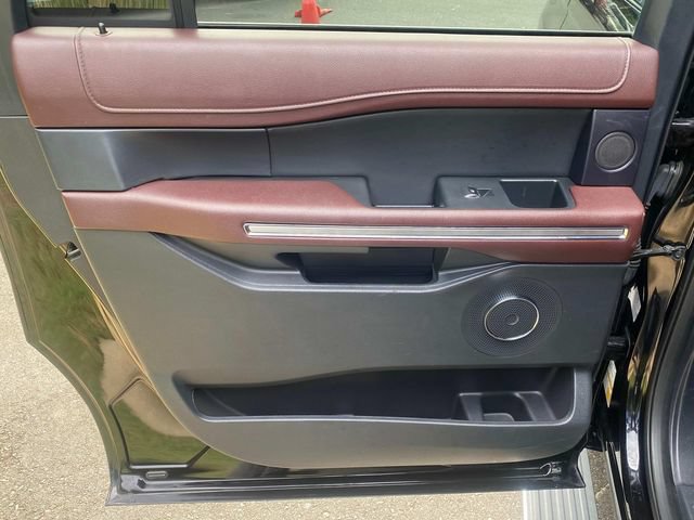 Used 2024 Ford Expedition Max Limited AWD/4WD image 10