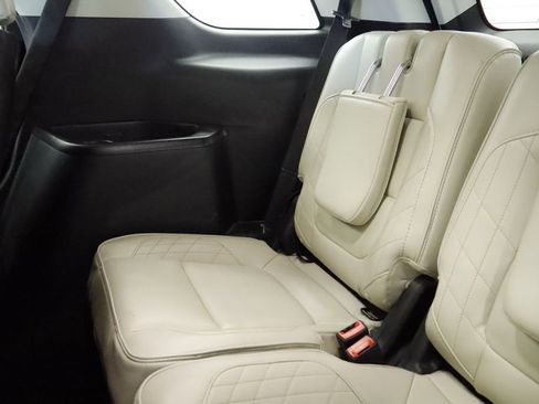 Used 2019 Ford Explorer Platinum AWD/4WD image 22