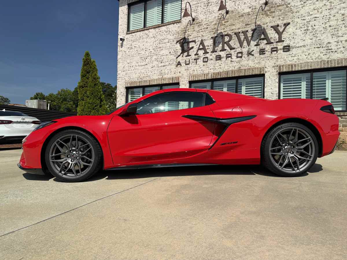 Used 2026 Chevrolet Corvette Z06 RWD image 8