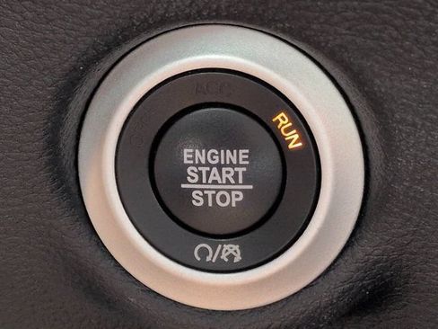 Used 2021 Chrysler Pacifica Pinnacle AWD/4WD image 28