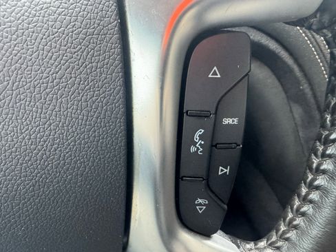 Used 2014 Chevrolet Traverse LT image 18