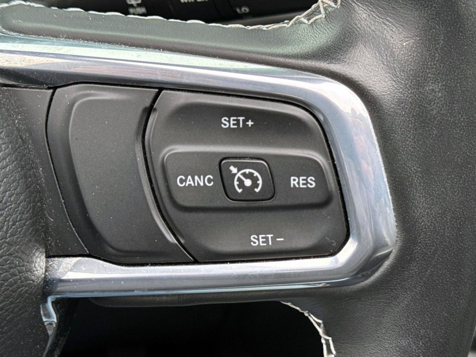 Used 2023 Jeep Wrangler Unlimited Sahara w/ Cold Weather Group AWD/4WD image 17