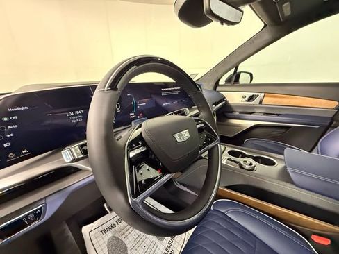 New 2026 Cadillac Vistiq Premium Luxury AWD/4WD image 10