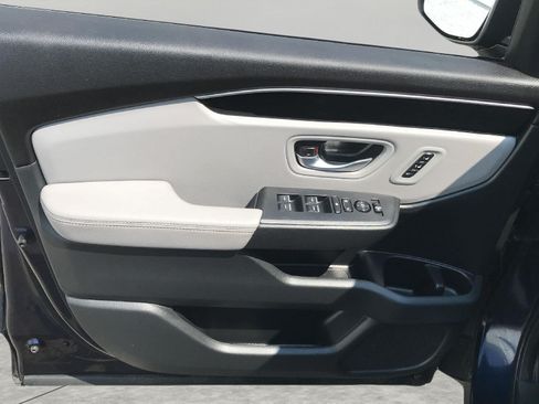 Used 2025 Honda Pilot EX-L image 29