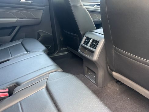 Used 2021 Volkswagen Atlas Cross Sport SEL R-Line AWD/4WD image 34