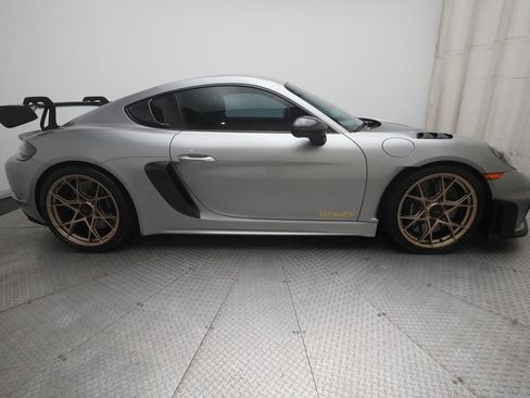 Certified 2025 Porsche 718 Cayman GT4 RS RWD image 4