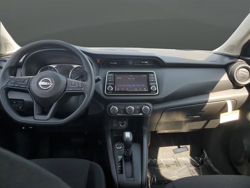 New 2025 Nissan Kicks Play S image 5