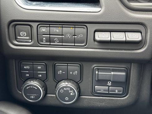 Used 2021 Chevrolet Tahoe High Country AWD/4WD image 17