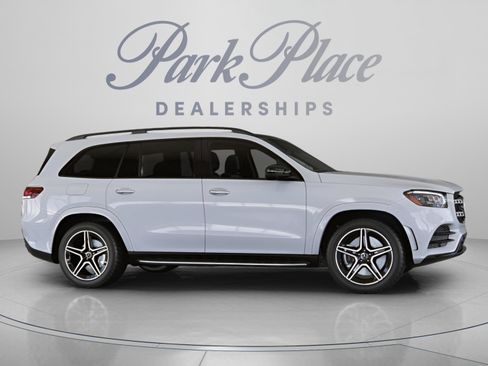 Used 2023 Mercedes-Benz GLS 450 4MATIC image 29