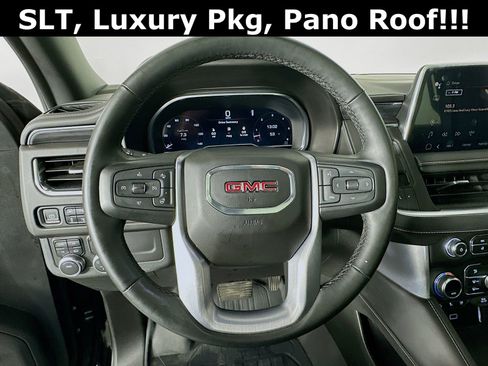Used 2023 GMC Yukon XL SLT image 12