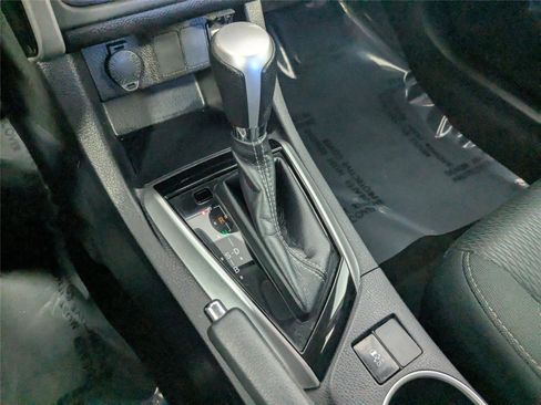 Used 2018 Toyota Corolla LE image 18