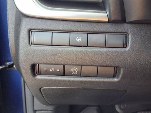Used 2023 Nissan Rogue SV AWD/4WD image 15