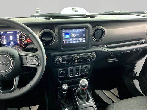 Used 2023 Jeep Wrangler Sport AWD/4WD image 9