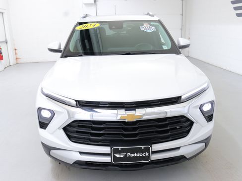 Used 2024 Chevrolet TrailBlazer LT w/ LT Cold Weather Package image 2