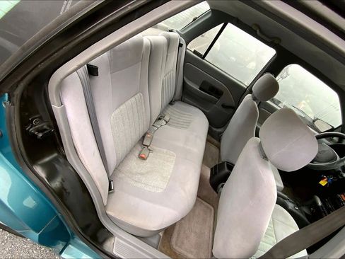 Used 1995 Saturn S-Series SL1 image 17